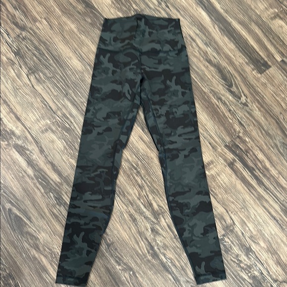 (4) LULU Align - Picture 2 of 9